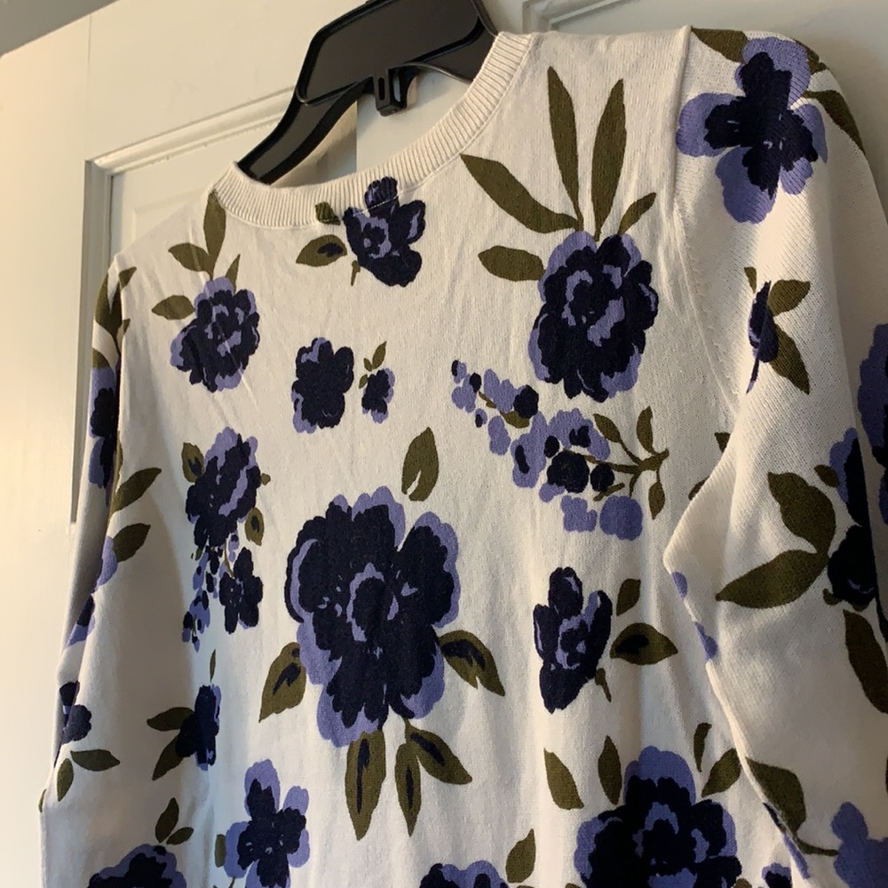 Ann Taylor Loft medium cotton crew. NWT!! - Picture 6 of 6